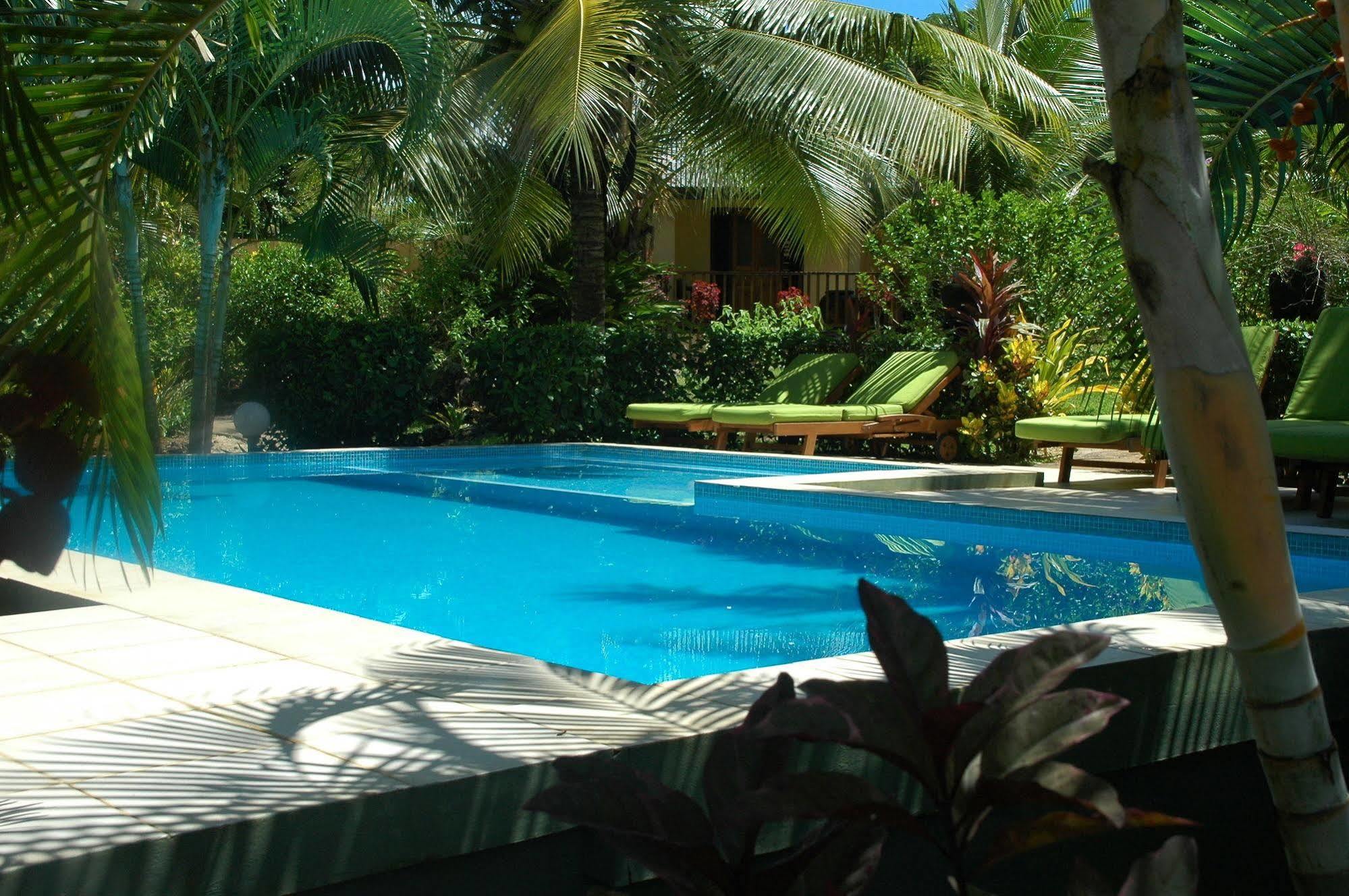 Mangoes Resort (Adults Only) Порт-Віла Екстер'єр фото